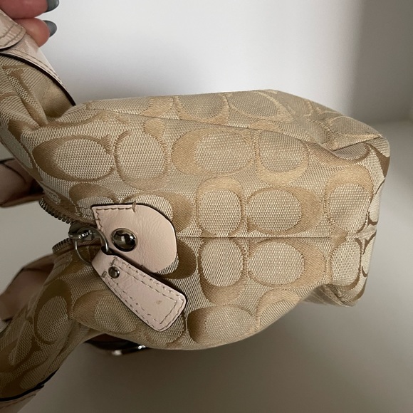 Coach Patent Leather Trim Shoulder Bag With C Pattern - Picture 6 of 9